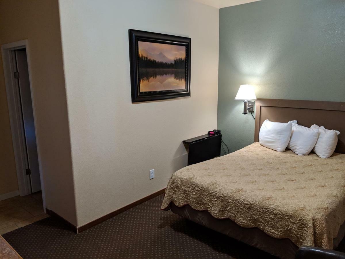 Sagebrush Inn & Suites Broadus Exteriér fotografie